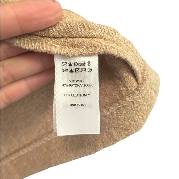 Tahari Women's Tan Vest - Picture 5 of 5
